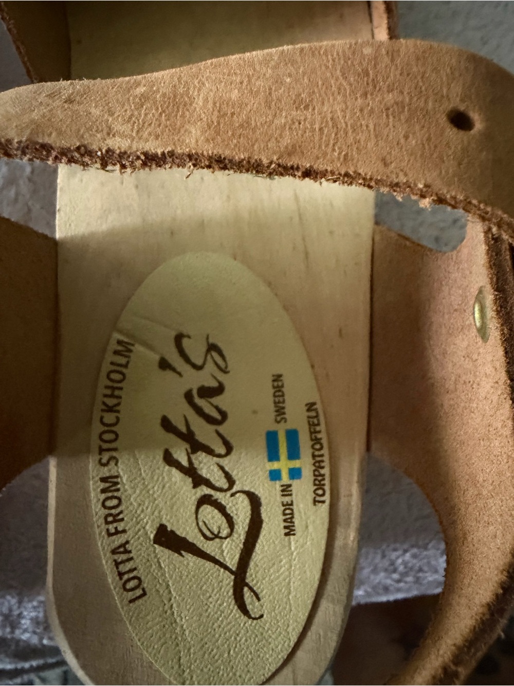 Lotta From Stockholm Tan Leather Ankle-Strap Clogs - Picture 6 of 7